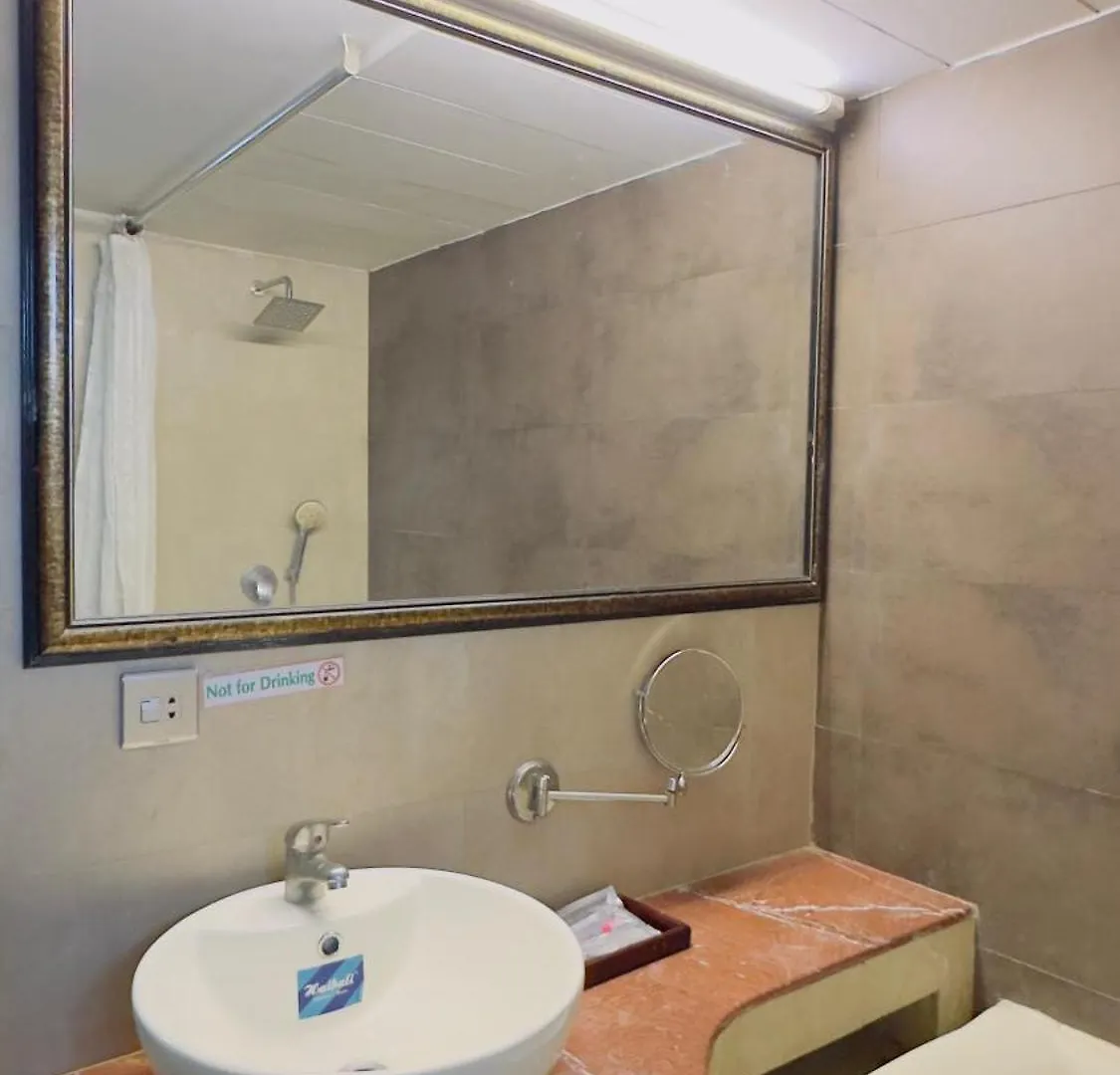 West Park Inn Dhaka 3*,