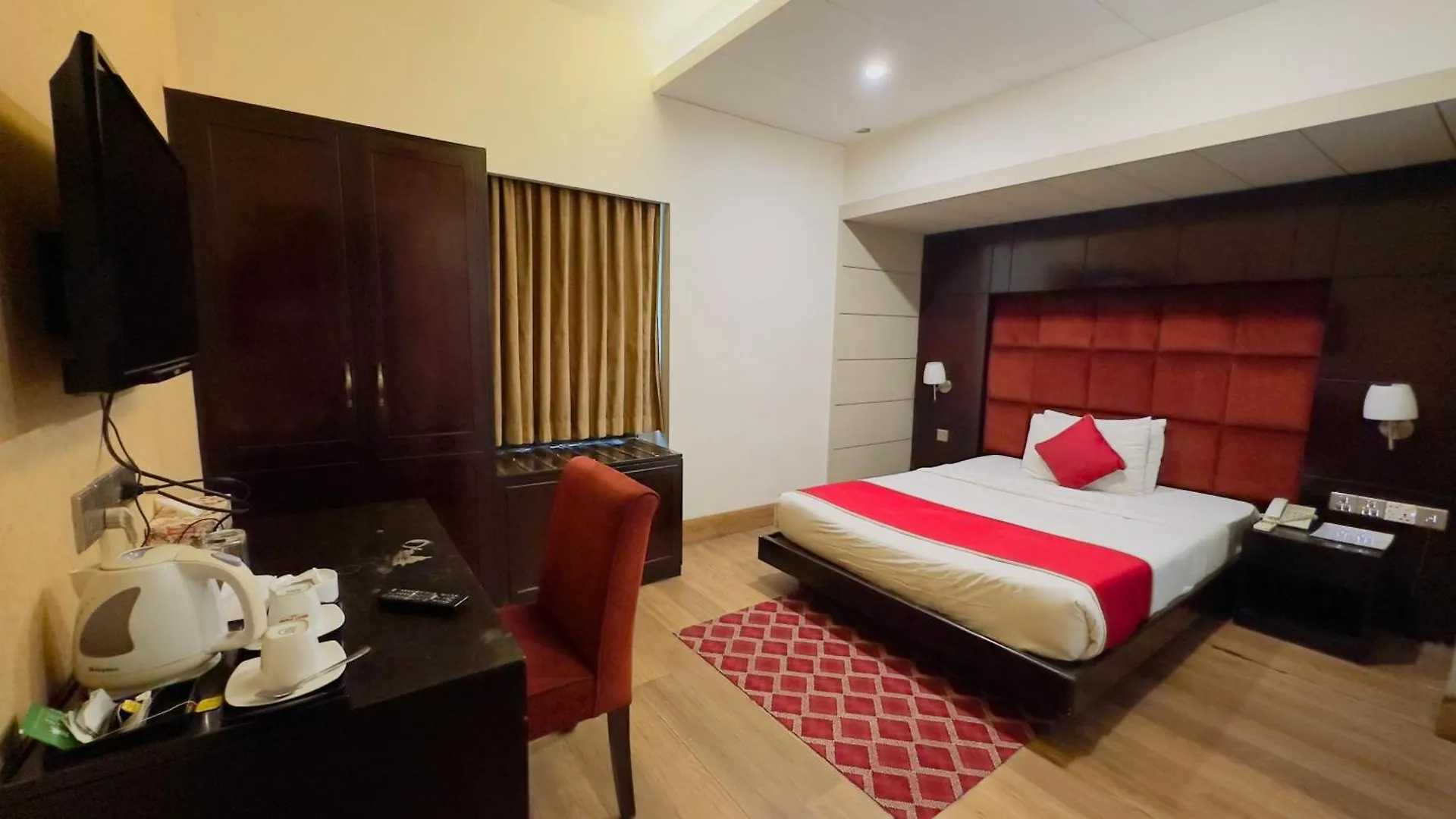 West Park Inn Dhaka 3*,
