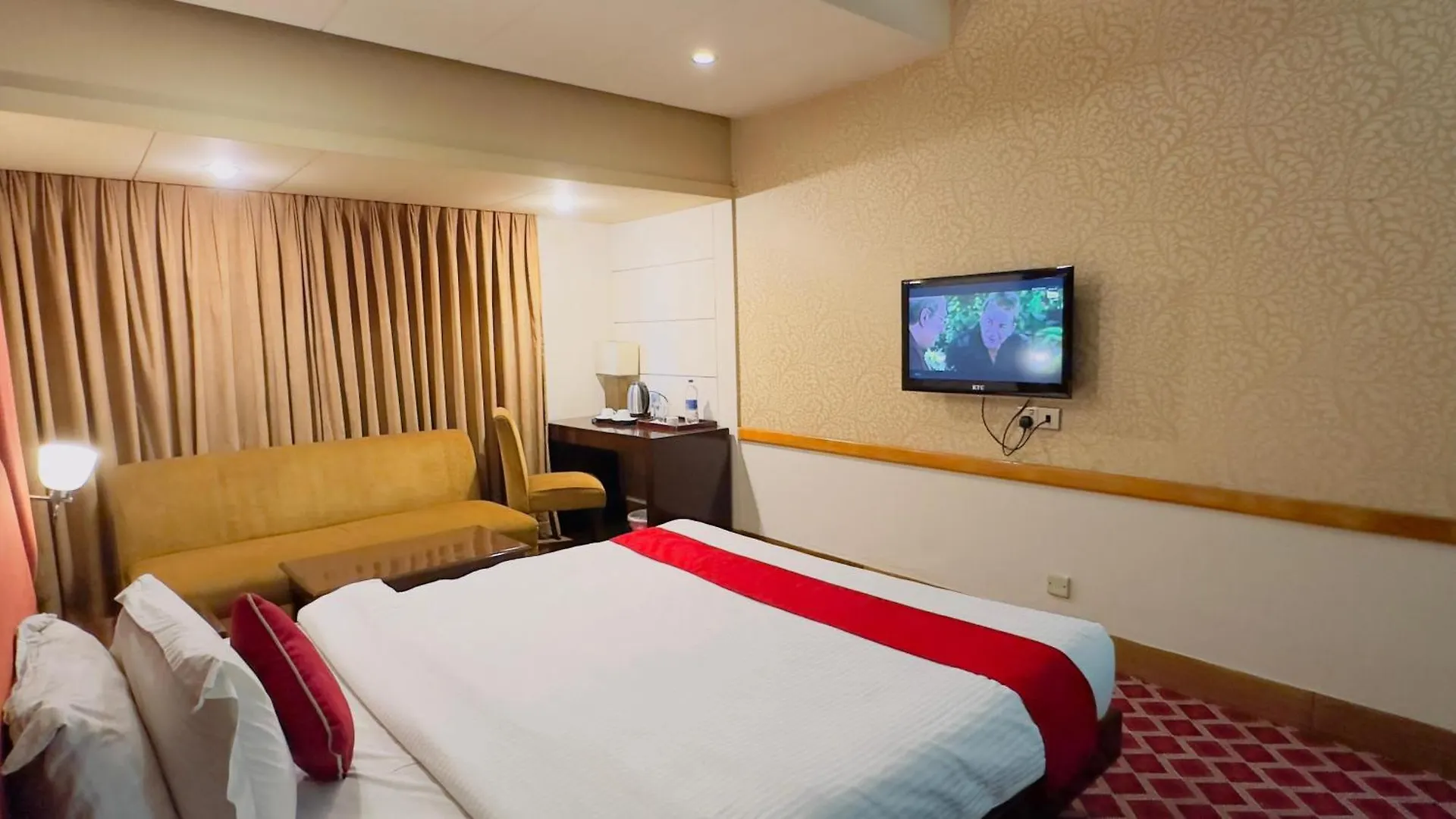 West Park Inn Dhaka 3*,