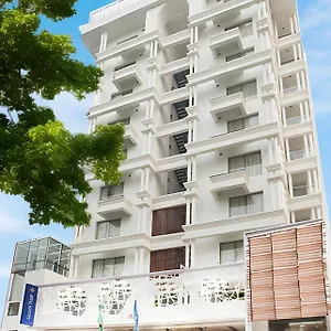 Golden Tulip - The Grandmark Hotel
